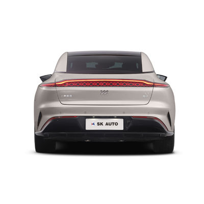 IMMotors L7 Electric Sedan AWD Ruang besar kenyamanan mewah untuk keluarga