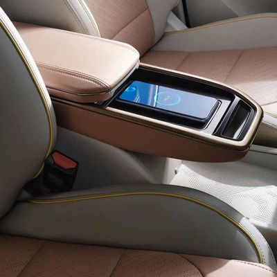 Geely Geometry M6 SUV Ukuran Sedeng 150km/H 5 Pintu 5 Kursi Untuk Perjalanan Keluarga
