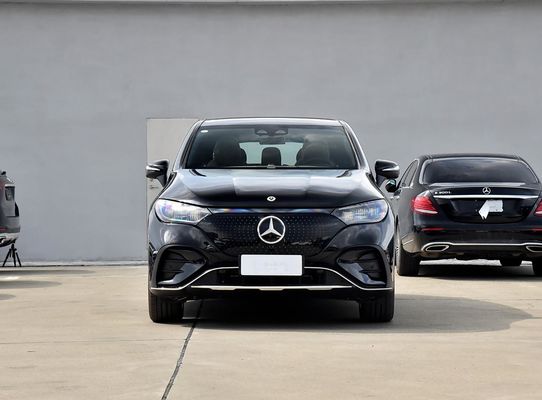 Kendaraan listrik 300kW dengan jangkauan 609km 2025 Mercedes EV EQE SUV mewah dengan ruang besar Mobil listrik terbaik untuk mengemudi di gurun