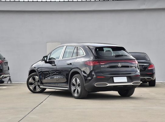 Kendaraan listrik 300kW dengan jangkauan 609km 2025 Mercedes EV EQE SUV mewah dengan ruang besar Mobil listrik terbaik untuk mengemudi di gurun