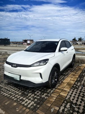 Used Range 400km 160kW Electric SUV Weltmeister Mobil bekas Kondisi baik Low Mileage Hitam