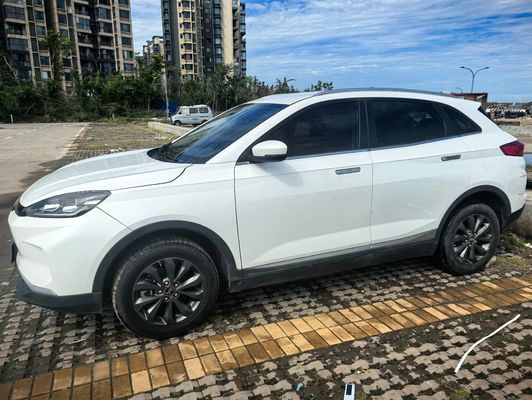 Used Range 400km 160kW Electric SUV Weltmeister Mobil bekas Kondisi baik Low Mileage Hitam