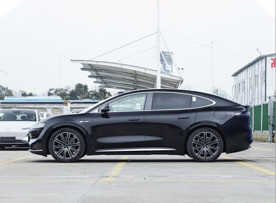 LXUCEED 0.25hrs Waktu pengisian cepat Mobil listrik cerdas RWD / AWD untuk pengalaman mengemudi yang kuat