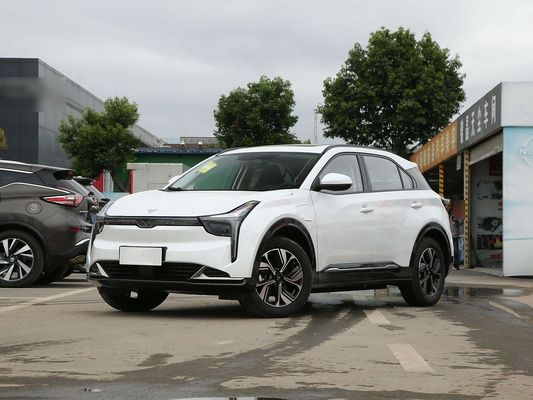 NETA U 401km Range Warna Putih Mobil bekas dengan Motor 120kW Mobil Listrik Terbaik untuk Mengemudi Gurun 2023