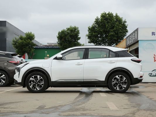 NETA U 401km Range Warna Putih Mobil bekas dengan Motor 120kW Mobil Listrik Terbaik untuk Mengemudi Gurun 2023