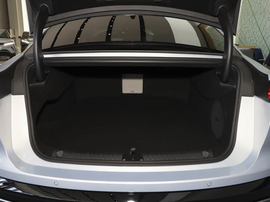 2025 Kekuatan Han L BYD Kendaraan listrik dengan daya maksimum 500 KW dan timer kulit 1000V Tegangan tinggi cepat mengisi daya