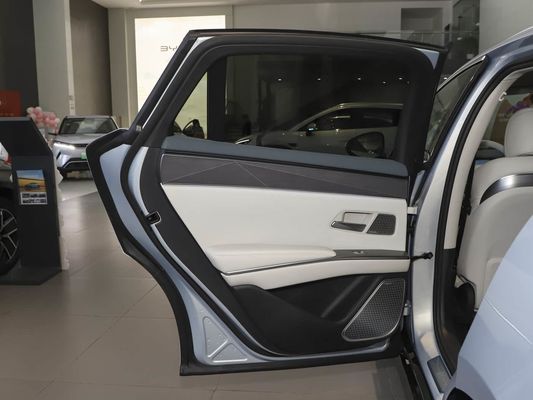 2025 Kekuatan Han L BYD Kendaraan listrik dengan daya maksimum 500 KW dan timer kulit 1000V Tegangan tinggi cepat mengisi daya