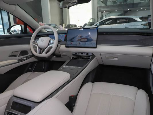2025 Kekuatan Han L BYD Kendaraan listrik dengan daya maksimum 500 KW dan timer kulit 1000V Tegangan tinggi cepat mengisi daya