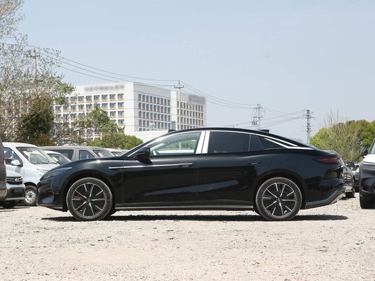 Model Kendaraan 601km Jangkauan 83.2kWh Kapasitas baterai AWD Fast Charging Sunroof Struktur Tegangan Tinggi Nyaman untuk keluarga