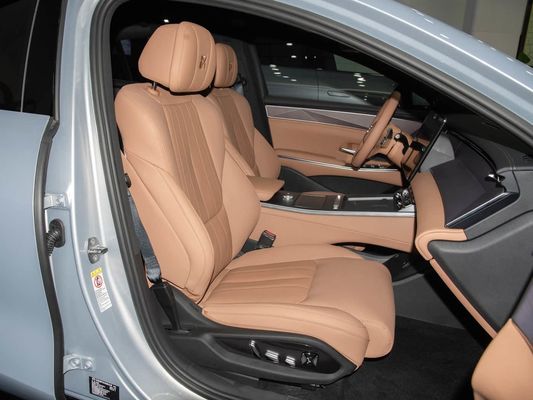 Model Kendaraan 601km Jangkauan 83.2kWh Kapasitas baterai AWD Fast Charging Sunroof Struktur Tegangan Tinggi Nyaman untuk keluarga