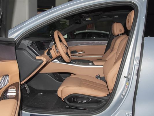 Model Kendaraan 601km Jangkauan 83.2kWh Kapasitas baterai AWD Fast Charging Sunroof Struktur Tegangan Tinggi Nyaman untuk keluarga