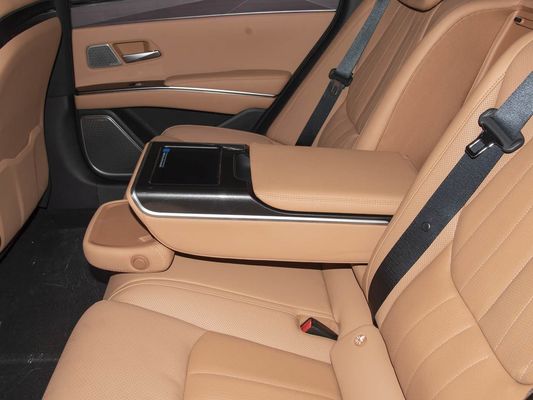 Model Kendaraan 601km Jangkauan 83.2kWh Kapasitas baterai AWD Fast Charging Sunroof Struktur Tegangan Tinggi Nyaman untuk keluarga