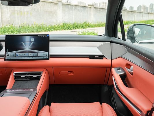 2025 BYD Kendaraan Listrik Baru untuk Kinerja Tang L 810kW Daya AWD Fast Charging 1000w/h 600km Range Long Range 7 Seat dengan Sunroof