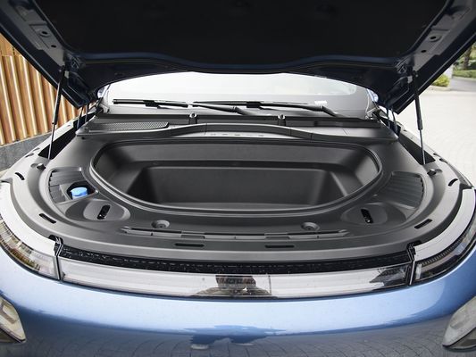 2025 Xpeng G9 Full Electric SUV 93.1kWh Baterai Kapasitas 423kW Max Motor Power 680km Jangka Panjang dan Pengecoran Cepat dengan Sunroof