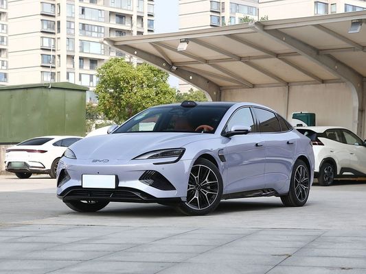 2025 BYD Kendaraan Listrik Seal EV Smart Model 650KM Jangka Panjang 80.64kWh Baterai Fast Charging Hot Sell dengan Sunroof