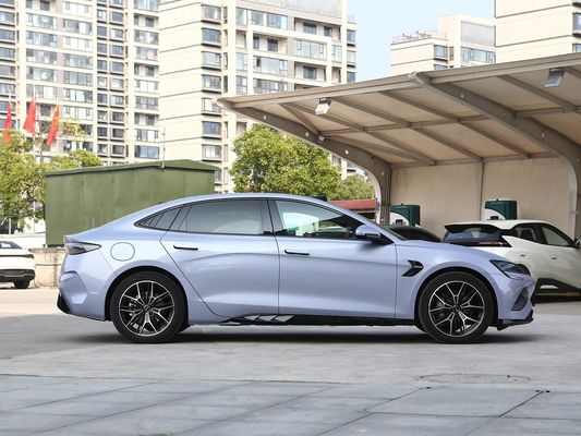 2025 BYD Kendaraan Listrik Seal EV Smart Model 650KM Jangka Panjang 80.64kWh Baterai Fast Charging Hot Sell dengan Sunroof
